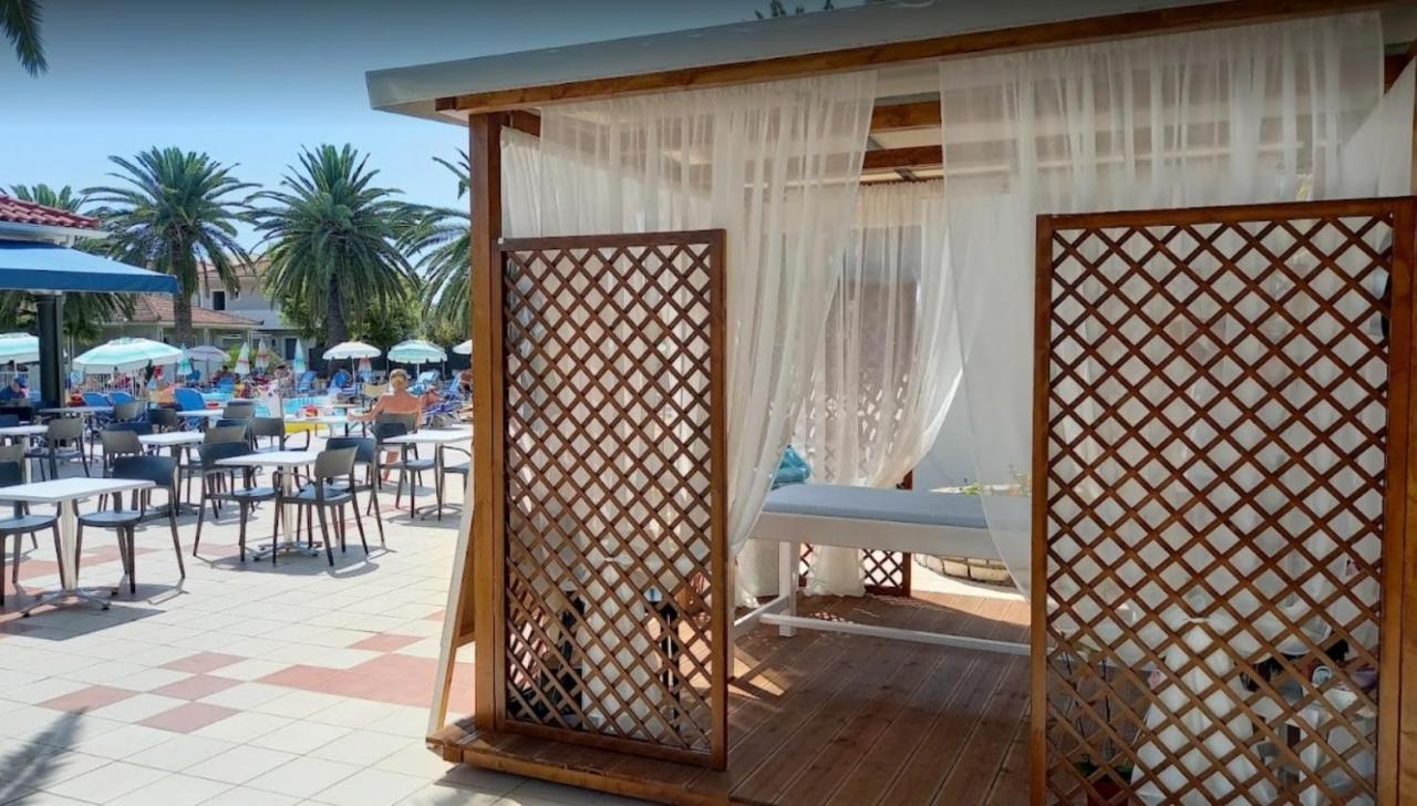 Margarita Hotel Laganas Bagian luar foto